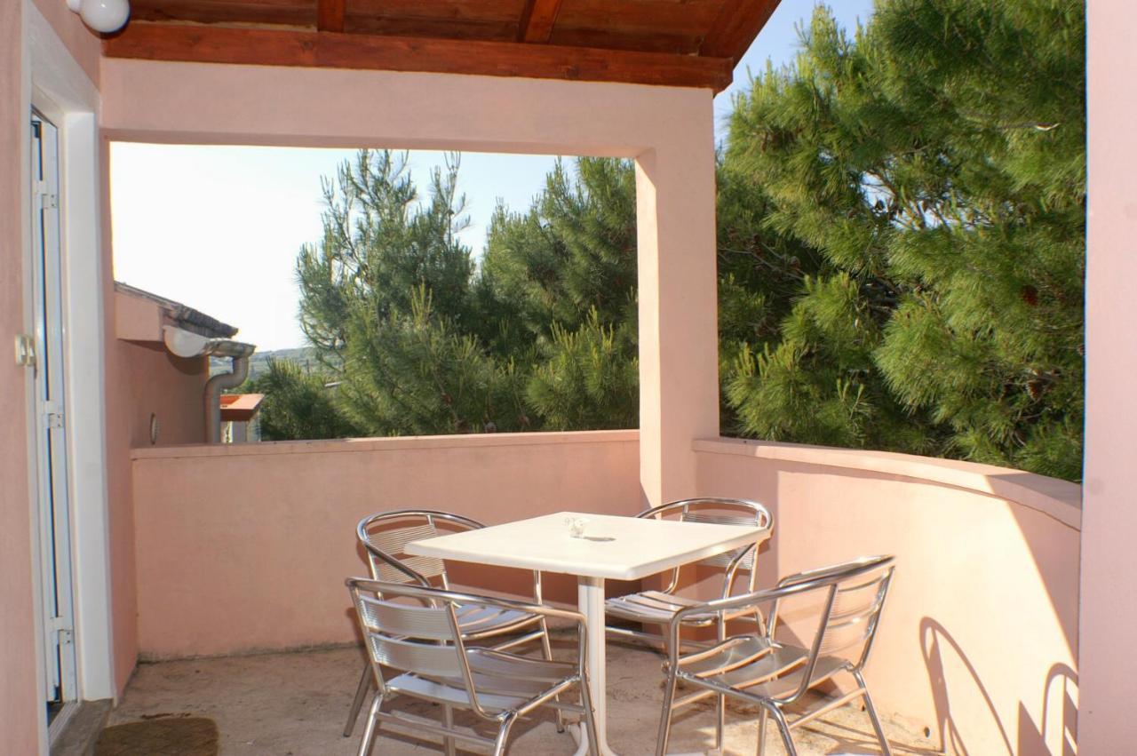 Family Friendly Seaside Apartments Vlasici, Pag - 4319 المظهر الخارجي الصورة
